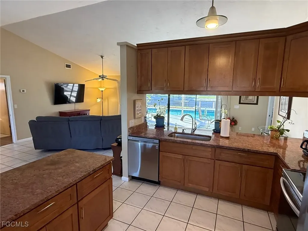 628 SW 35th Street Cape Coral FL 33914