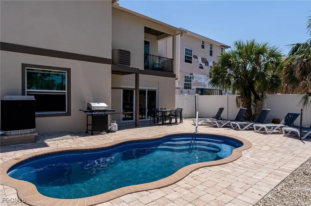 109 Gulfview Avenue Fort Myers Beach FL 33931