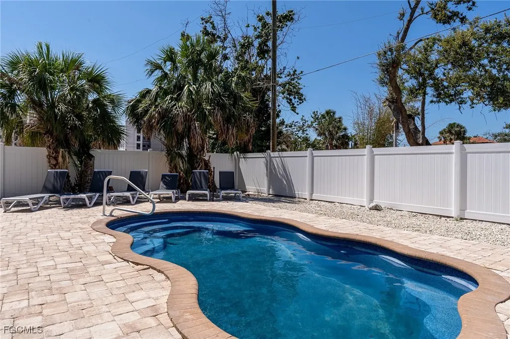 109 Gulfview Avenue Fort Myers Beach FL 33931