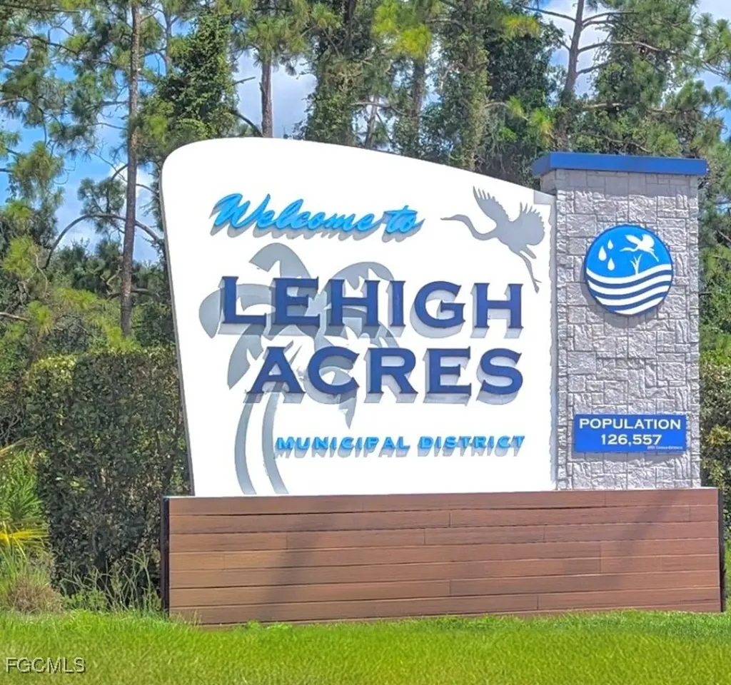1975 Latham Drive Lehigh Acres FL 33972