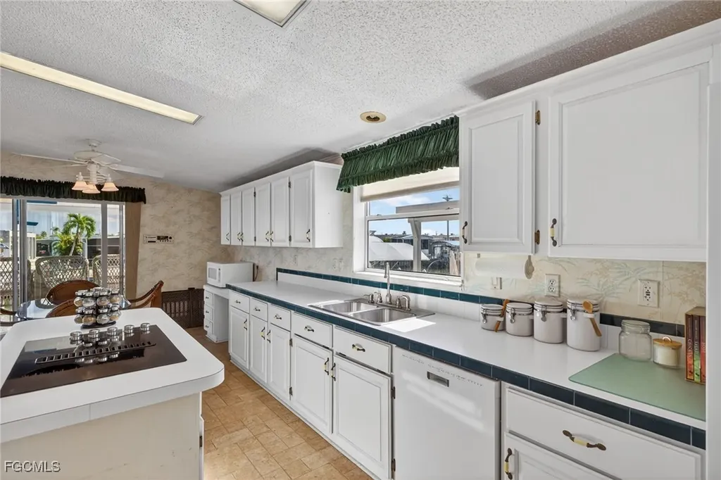 3088 Skipper Lane St. James City FL 33956