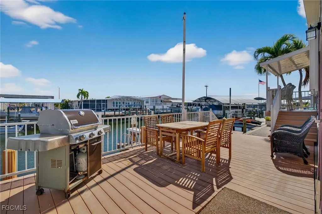 3088 Skipper Lane St. James City FL 33956