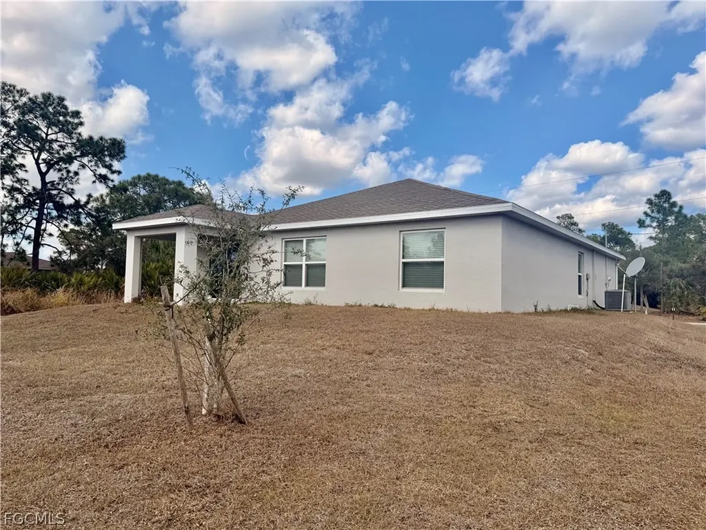 5013 Pinetree Circle Labelle FL 33935