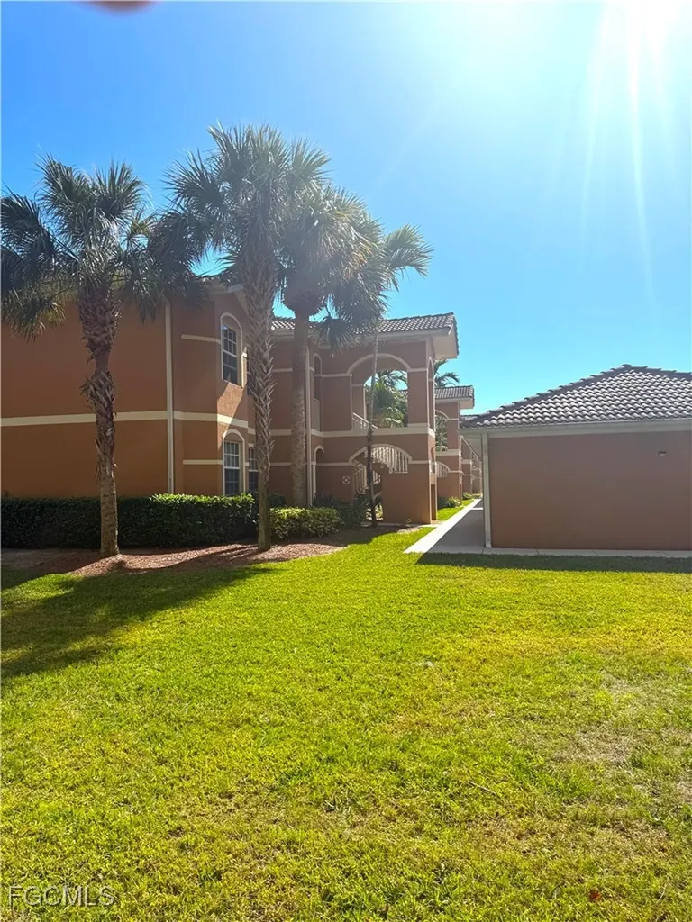 1089 Winding Pines Circle Cape Coral FL 33909