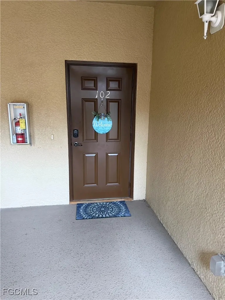 1089 Winding Pines Circle Cape Coral FL 33909