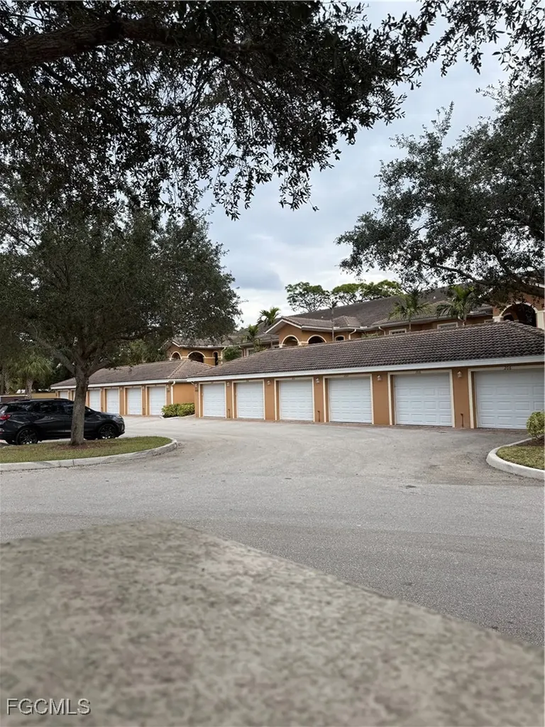 1089 Winding Pines Circle Cape Coral FL 33909