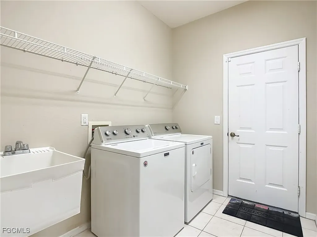 2005 SW Embers Terrace Cape Coral FL 33991