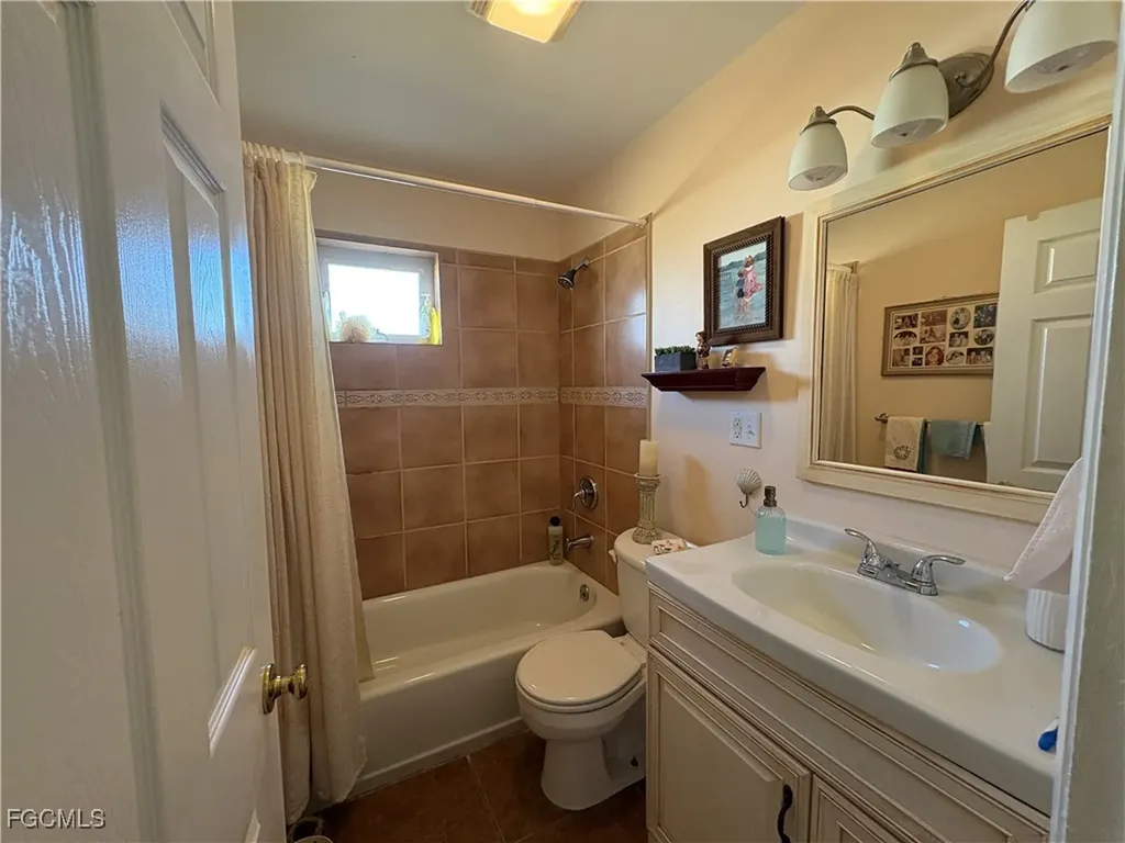 1109 SE 35th Terrace Cape Coral FL 33904