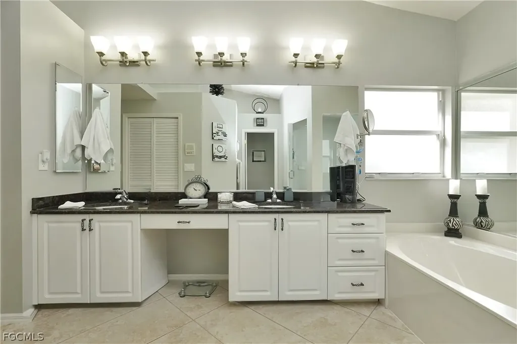 9110 Old Hickory Circle Fort Myers FL 33912
