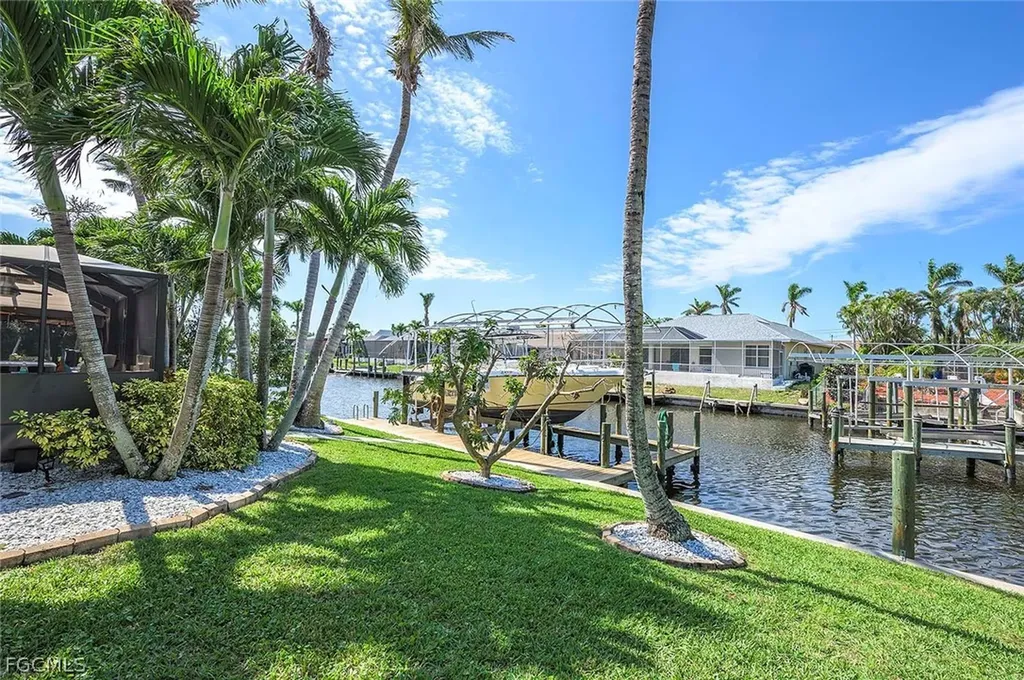 5208 SW 8th Court Cape Coral FL 33914