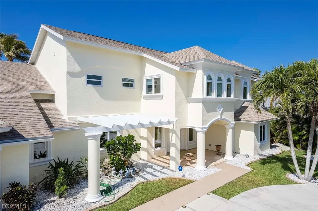 5208 SW 8th Court Cape Coral FL 33914