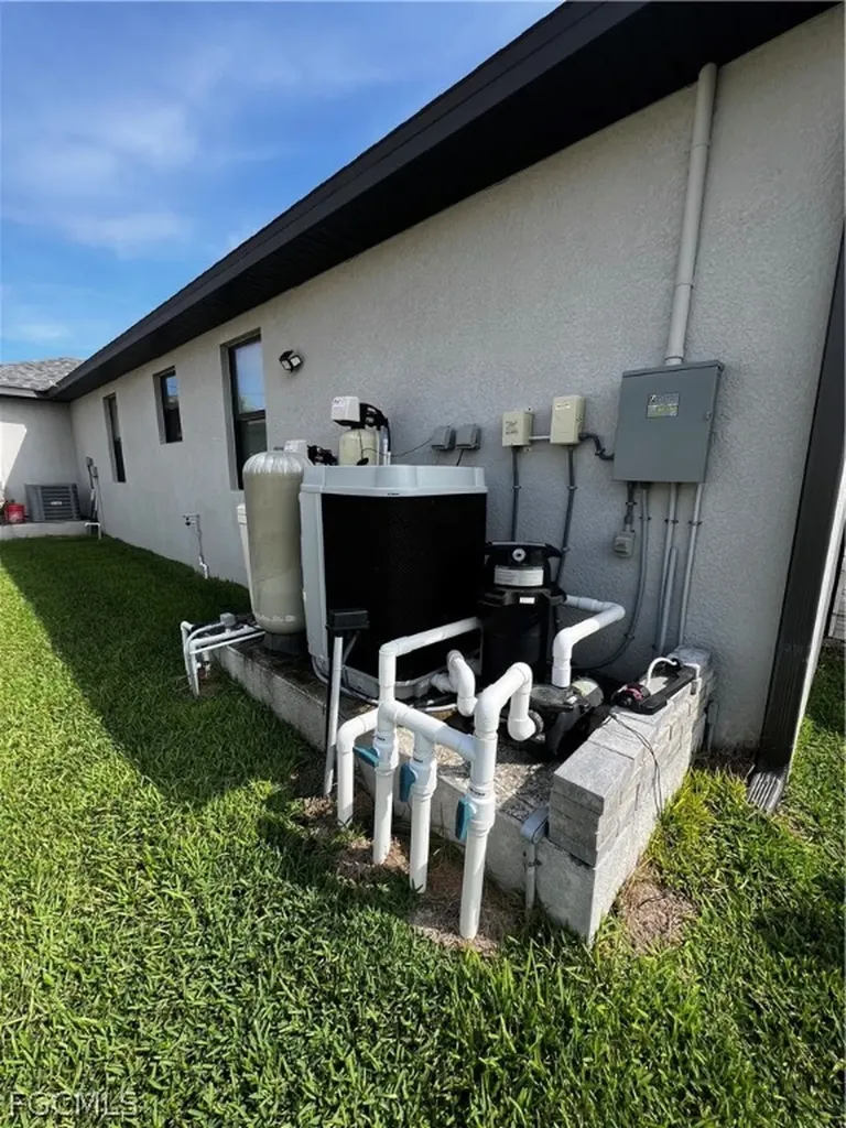 2802 NW 14th Terrace Cape Coral FL 33993