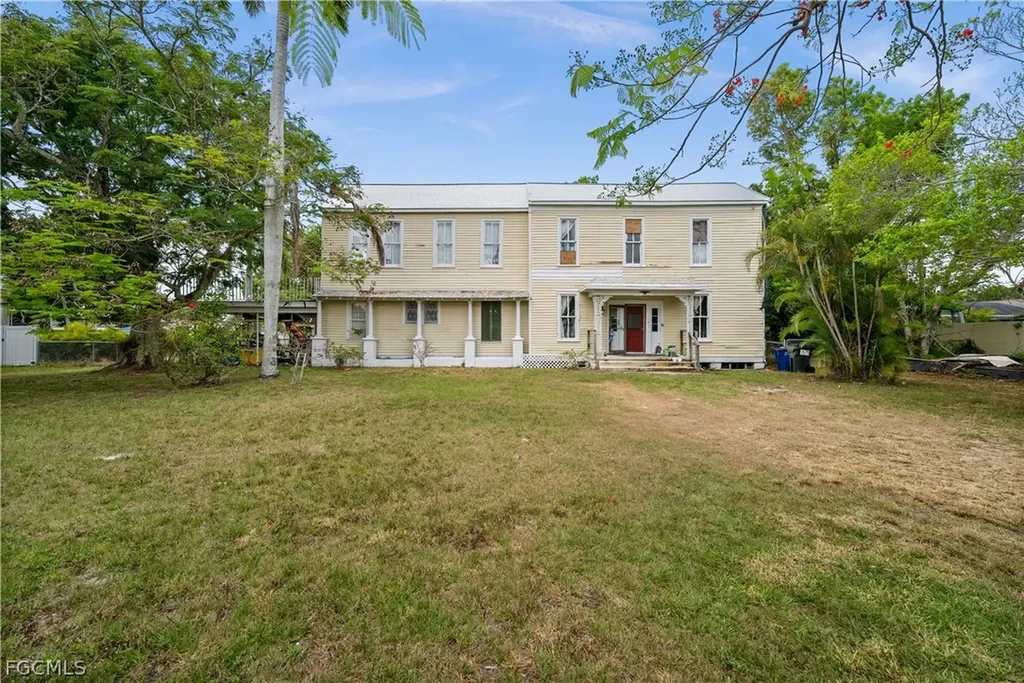 12430 Mcgregor Boulevard Fort Myers FL 33919