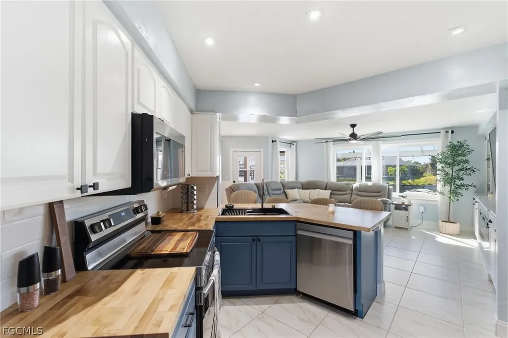 1722 SW 45th Street Cape Coral FL 33914