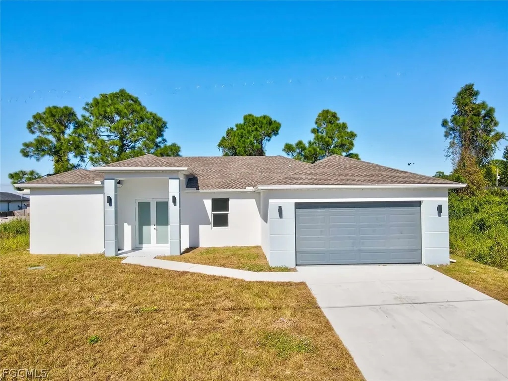3022 33rd Street SW Lehigh Acres FL 33976