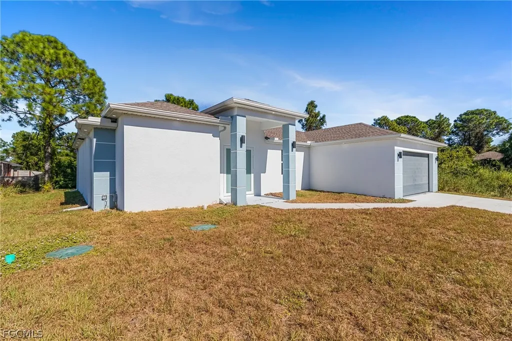 3022 33rd Street SW Lehigh Acres FL 33976