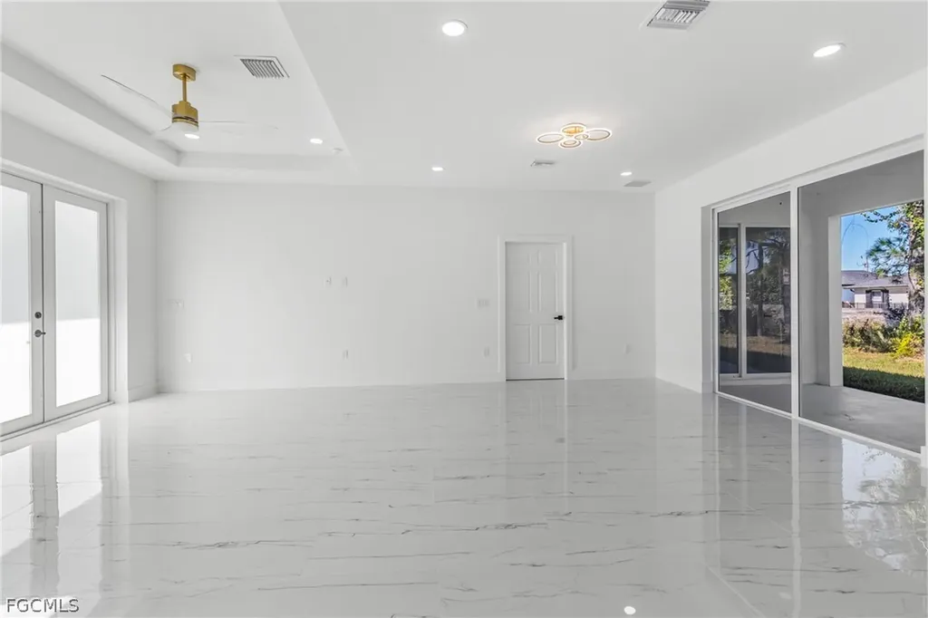 3022 33rd Street SW Lehigh Acres FL 33976