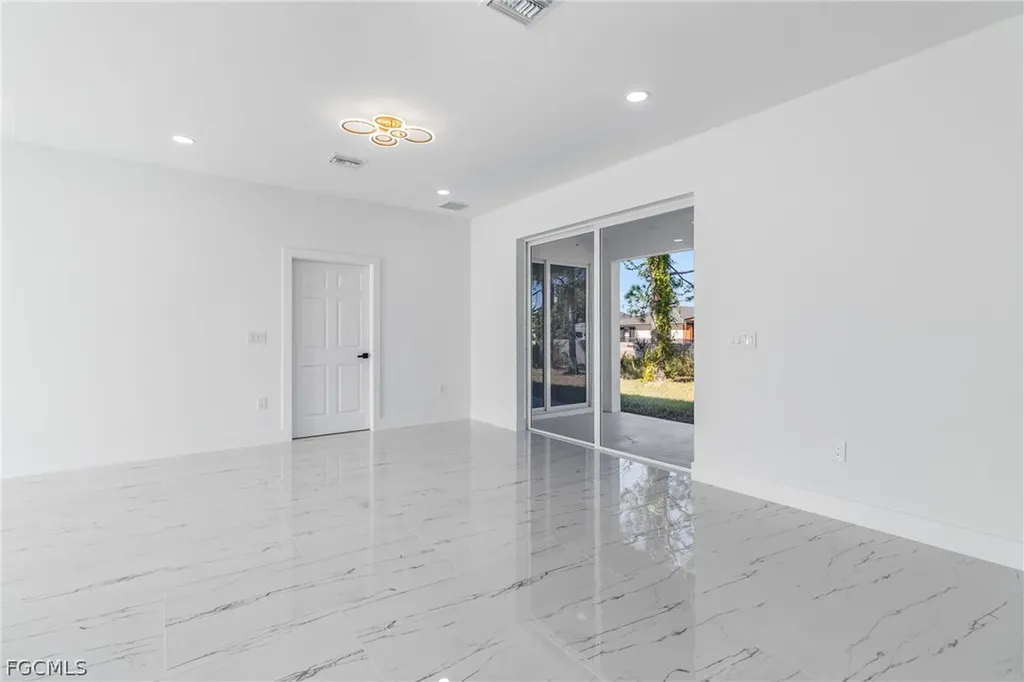 3022 33rd Street SW Lehigh Acres FL 33976