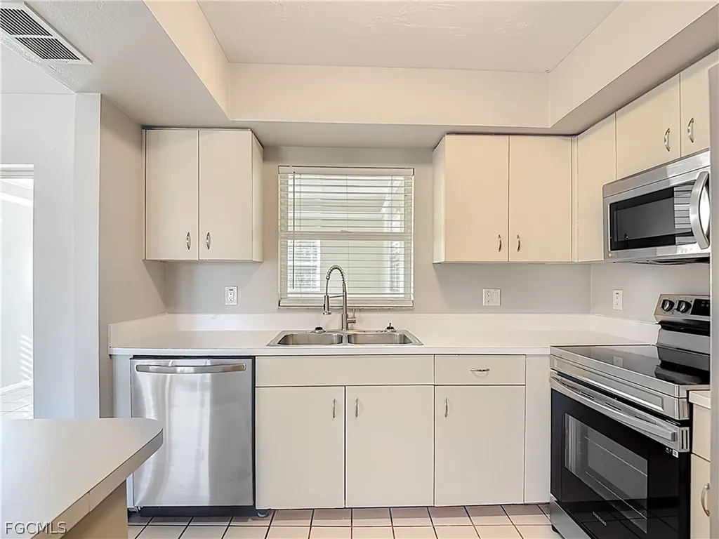 130 SE 7th Street Cape Coral FL 33990