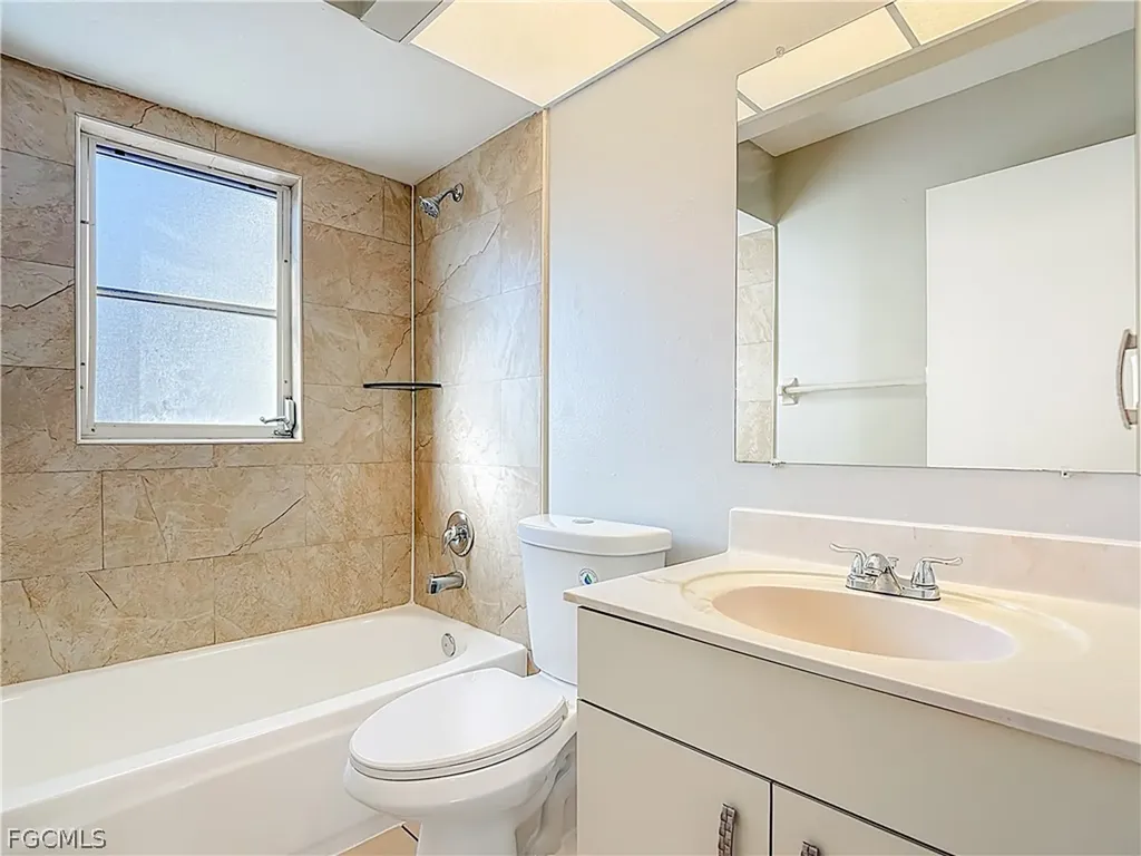 130 SE 7th Street Cape Coral FL 33990