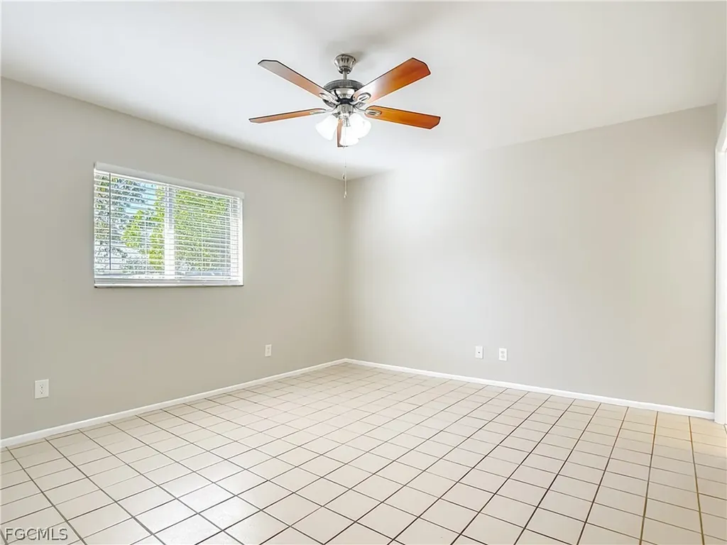 130 SE 7th Street Cape Coral FL 33990