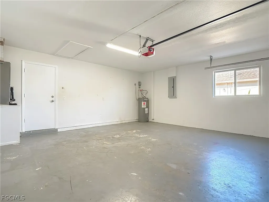 130 SE 7th Street Cape Coral FL 33990