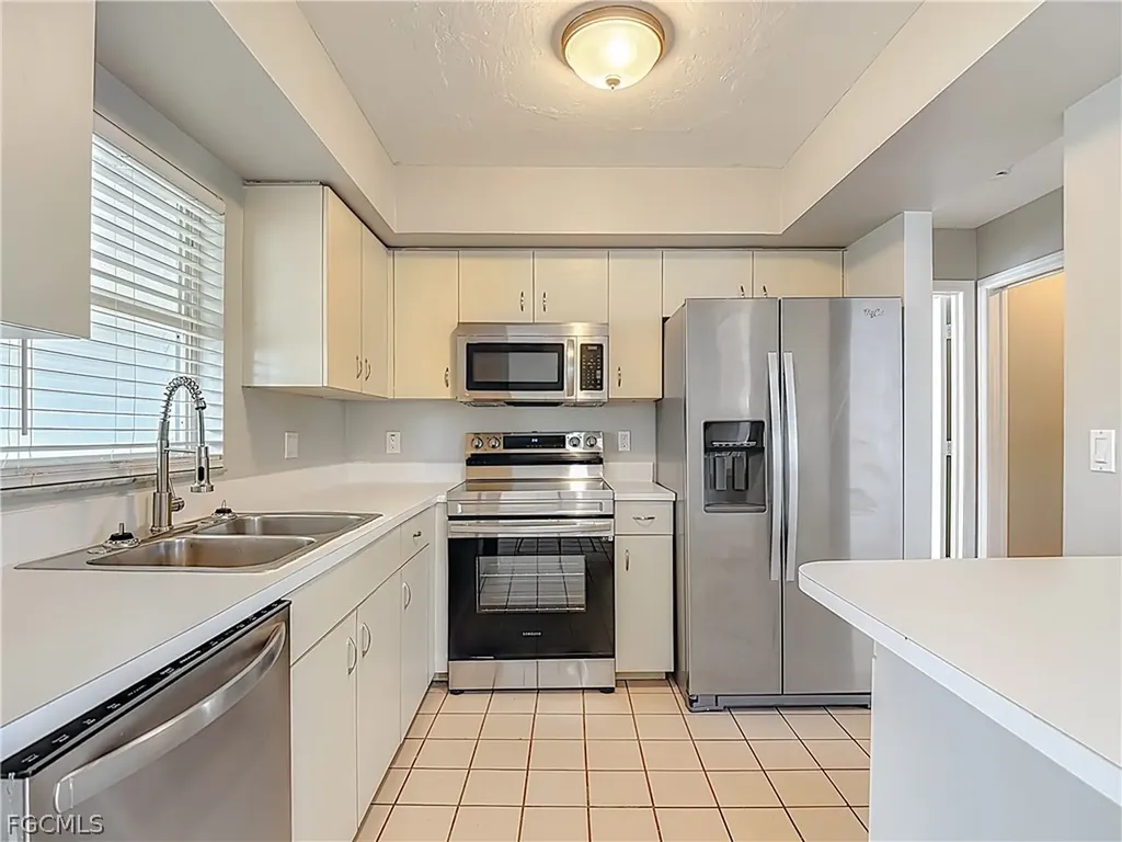 130 SE 7th Street Cape Coral FL 33990