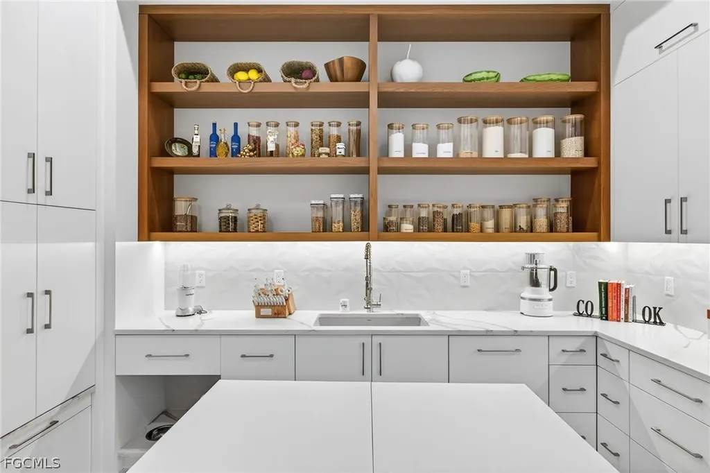 105 SW 51st Terrace Cape Coral FL 33914