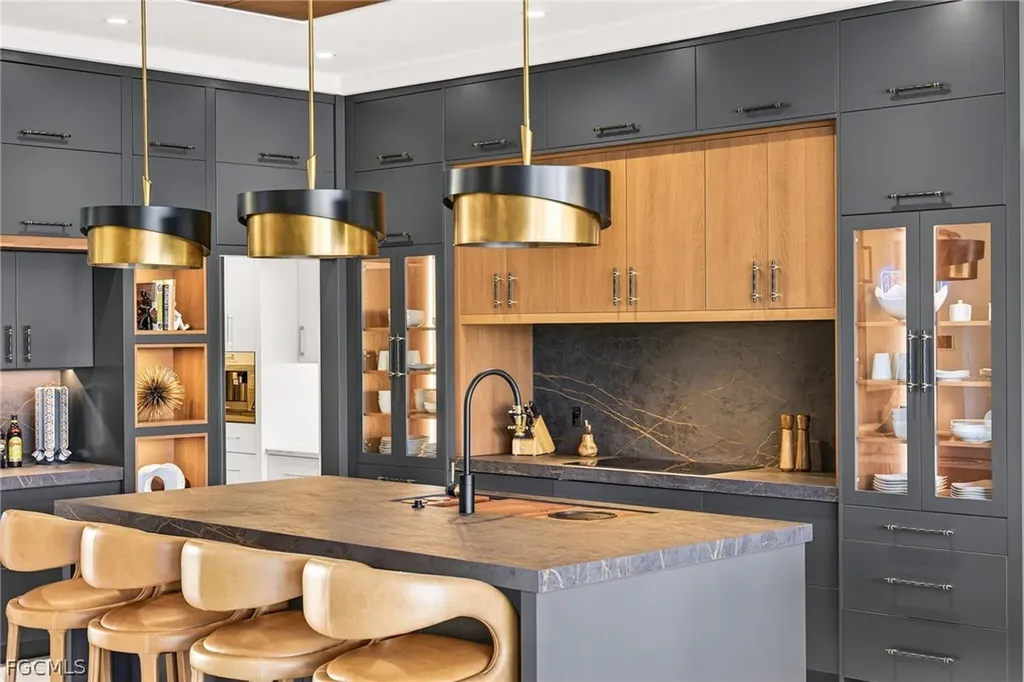 105 SW 51st Terrace Cape Coral FL 33914