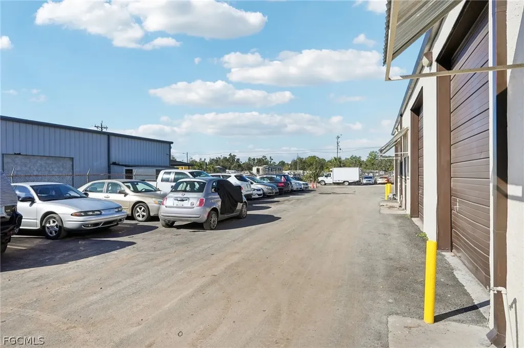 7521 Aluminum Road North Fort Myers FL 33903