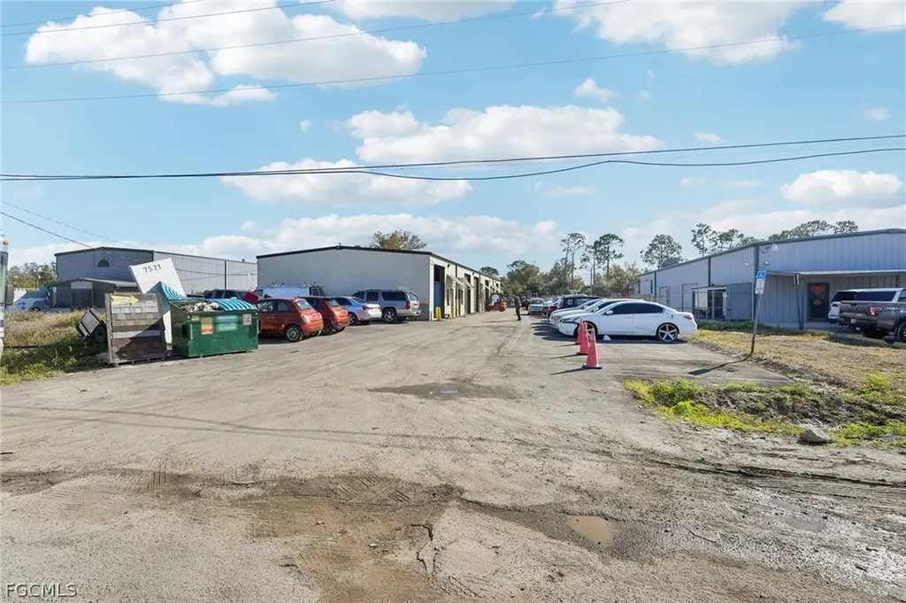 7521 Aluminum Road North Fort Myers FL 33903