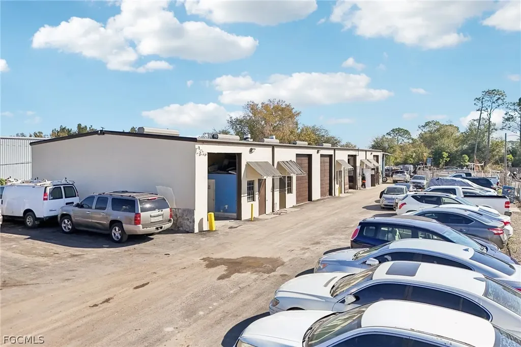 7521 Aluminum Road North Fort Myers FL 33903