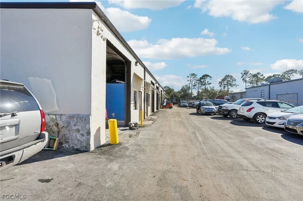 7521 Aluminum Road North Fort Myers FL 33903