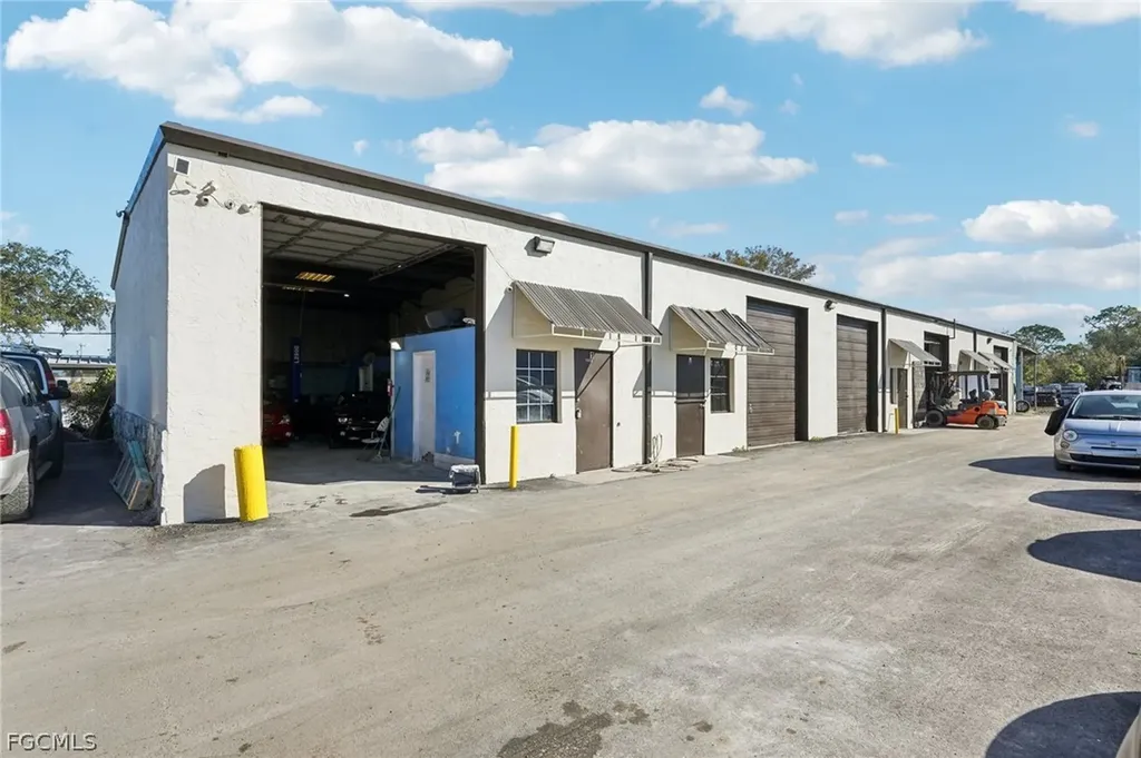 7521 Aluminum Road North Fort Myers FL 33903