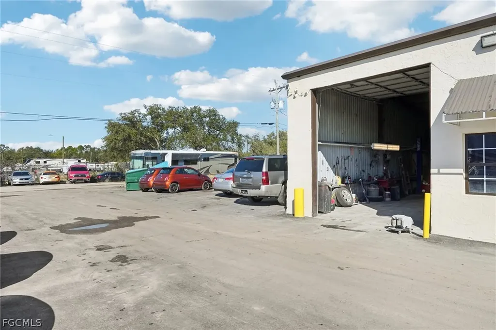 7521 Aluminum Road North Fort Myers FL 33903