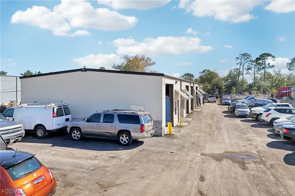 7521 Aluminum Road North Fort Myers FL 33903