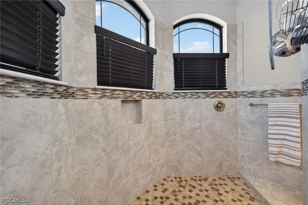 1236 NE 40th Street Cape Coral FL 33909