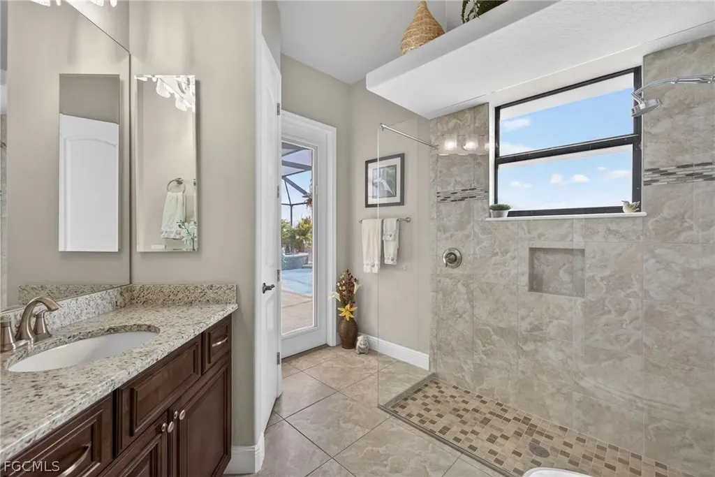 1236 NE 40th Street Cape Coral FL 33909