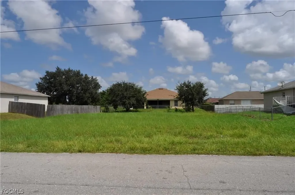 3904 9th Street W Lehigh Acres FL 33971