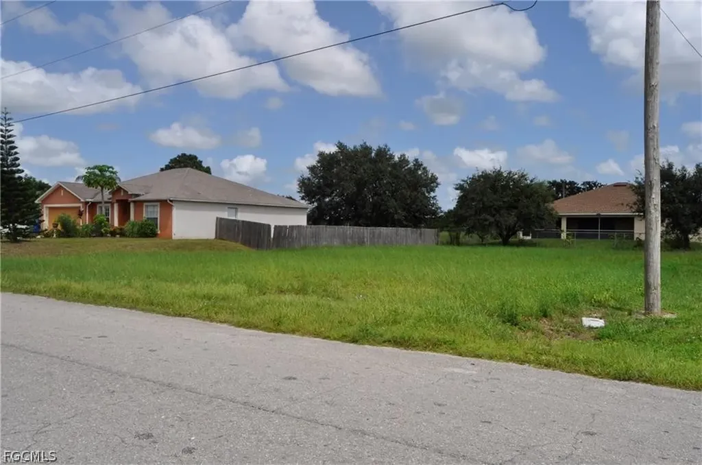 3904 9th Street W Lehigh Acres FL 33971