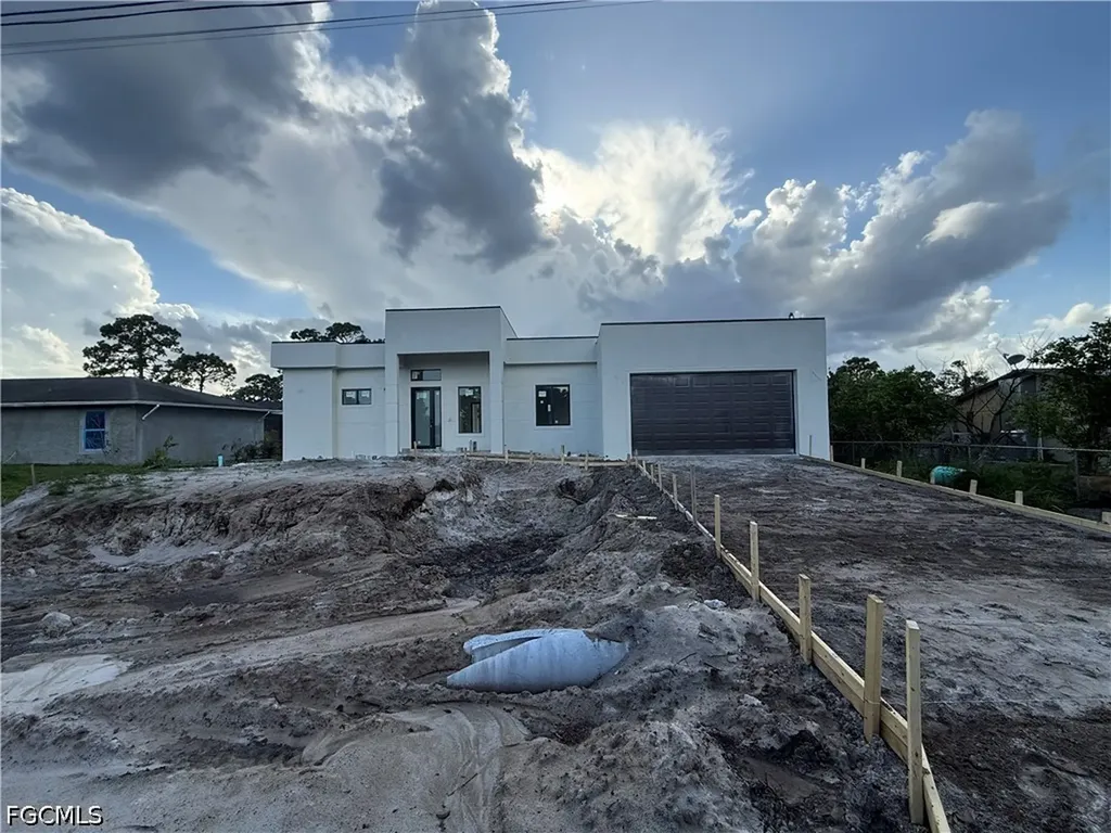 607 Leo Avenue N Lehigh Acres FL 33971