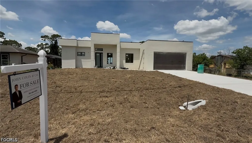 607 Leo Avenue N Lehigh Acres FL 33971