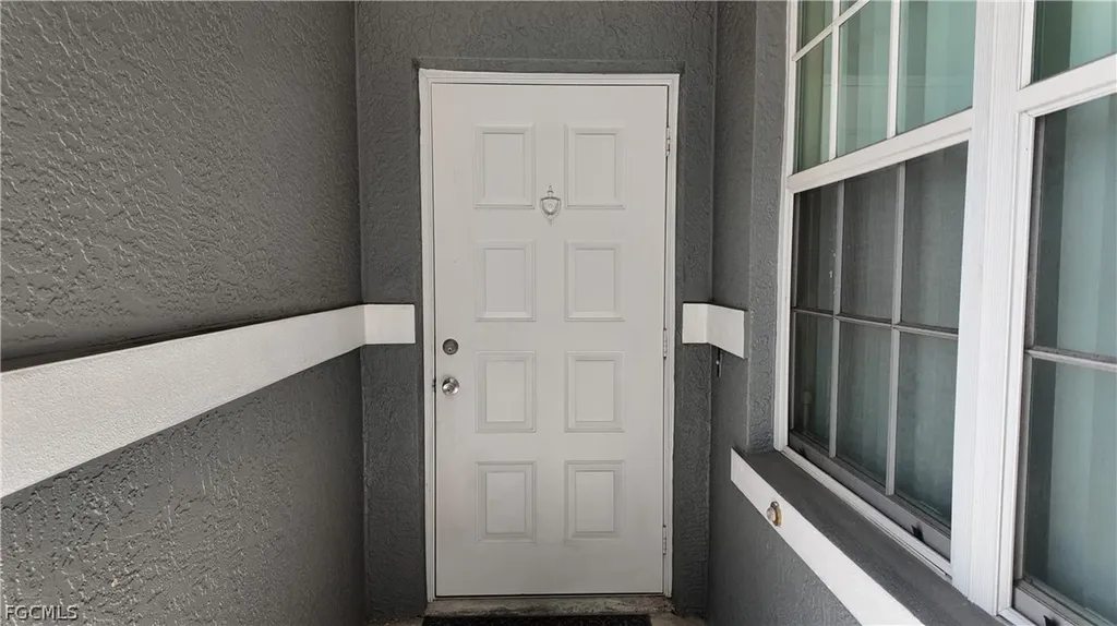 3829 Schoolhouse Road E Fort Myers FL 33916