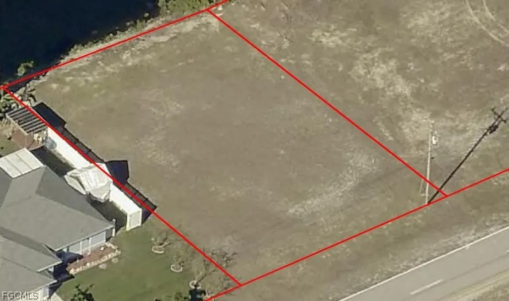 301 Wilmington Parkway Cape Coral FL 33993