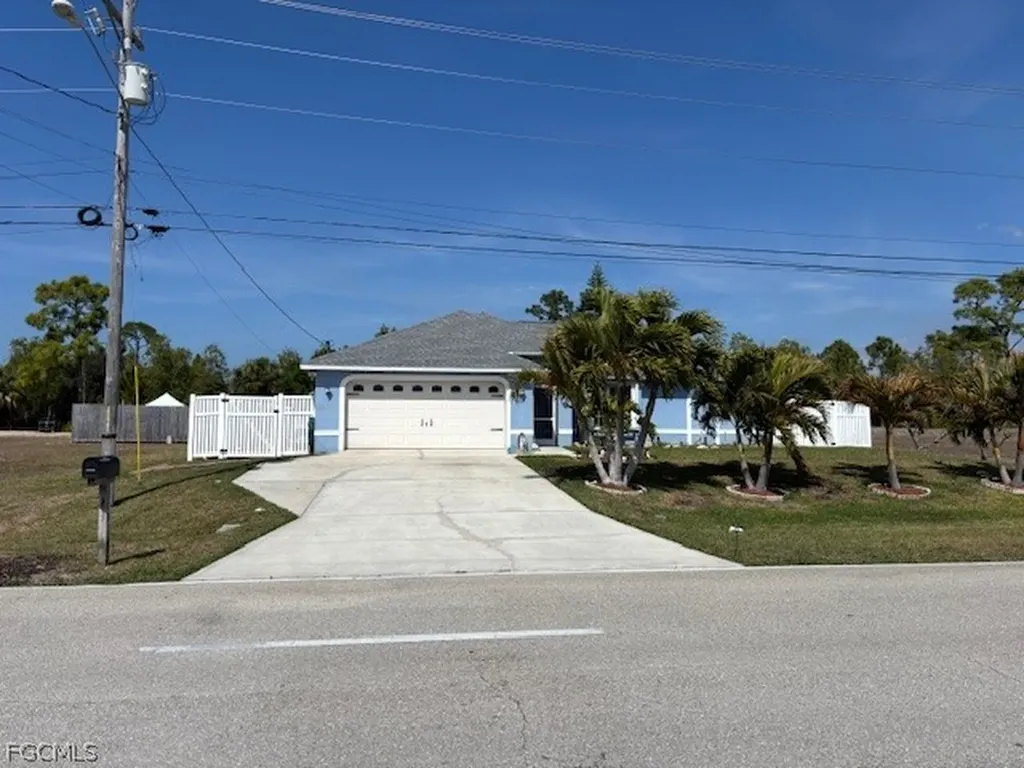 303 Wilmington Parkway Cape Coral FL 33993