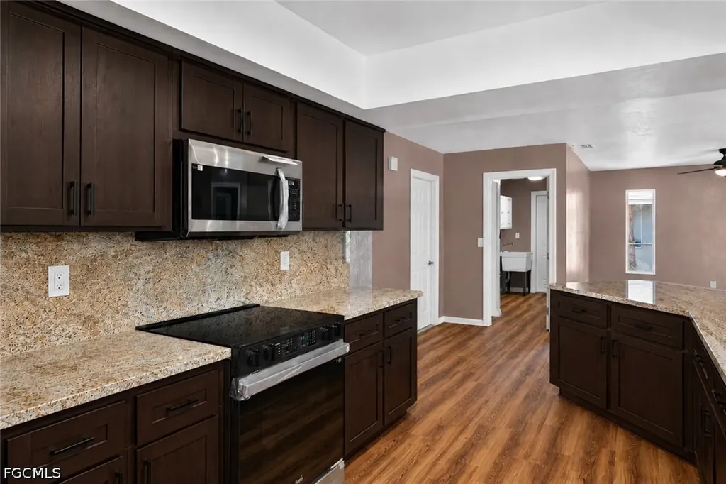 1308 SE 33rd Street Cape Coral FL 33904