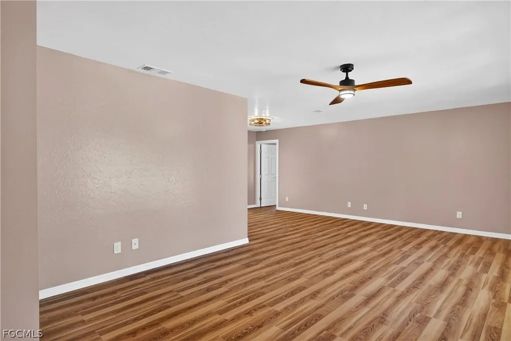 1308 SE 33rd Street Cape Coral FL 33904