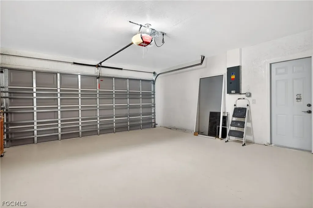 1308 SE 33rd Street Cape Coral FL 33904