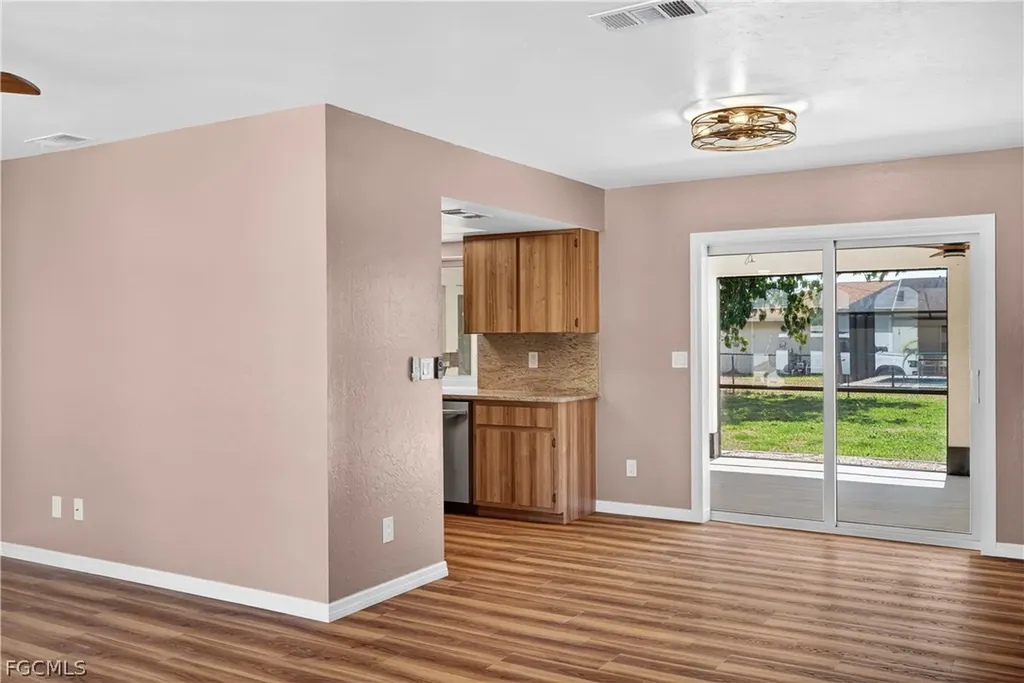 1308 SE 33rd Street Cape Coral FL 33904