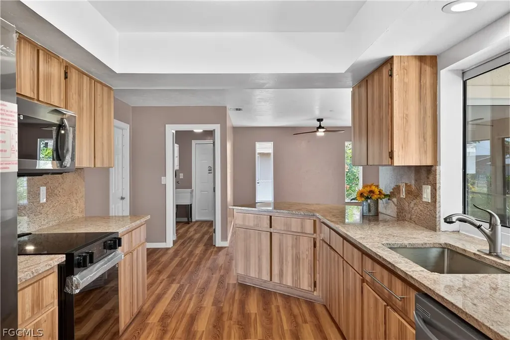 1308 SE 33rd Street Cape Coral FL 33904